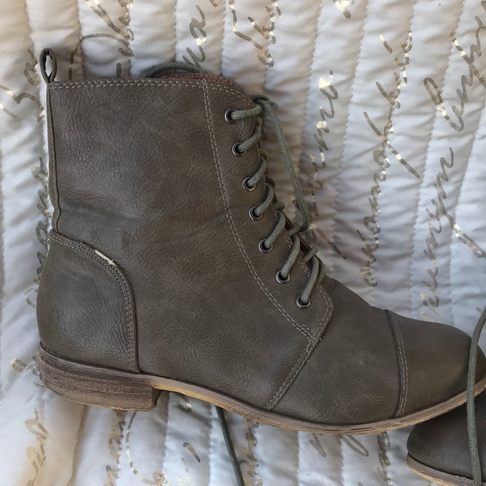 Short boots - Picture 2 of 3